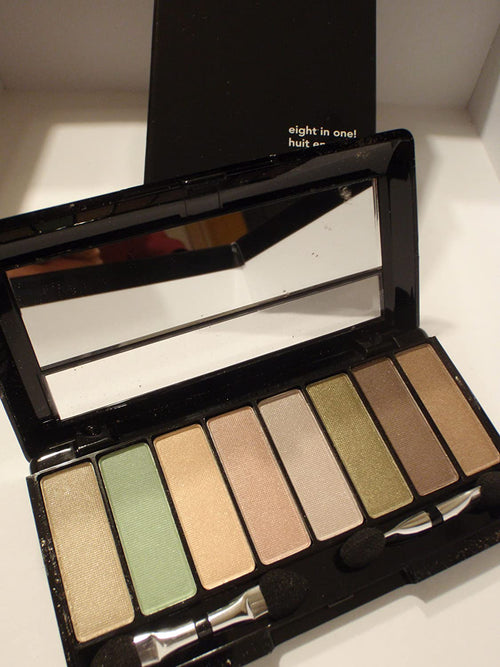 Avon True Color 8-in-1 Eyeshadow Palette (Paradise Green)
