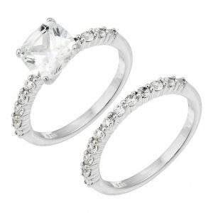 Avon Hattie Diamondesque Ring